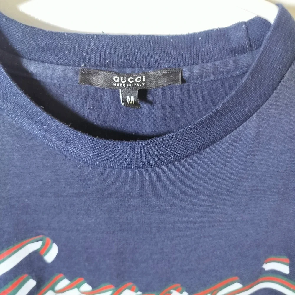 Gucci‎ Milano Logo Graphic T-Shirt Mens Medium Navy Blue Cotton Made in Italy